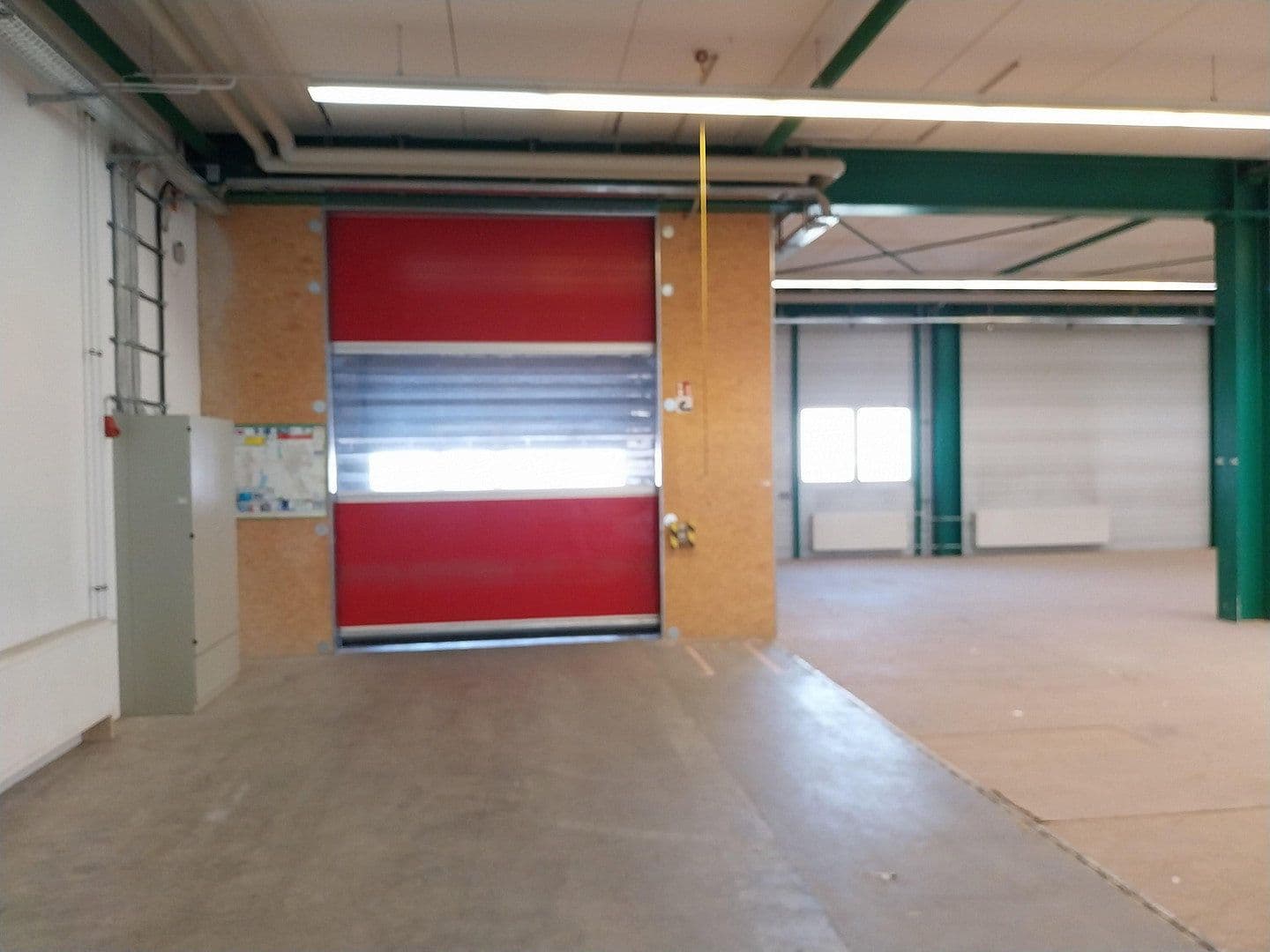Pronájem nebytového prostoru 2.000 m², Uhlmannstrasse 42, Laupheim, Bádensko-Württembersko Pronájem nebytového prostoru 2.000 m², Uhlmannstrasse 42, Laupheim, Bádensko-Württembersko