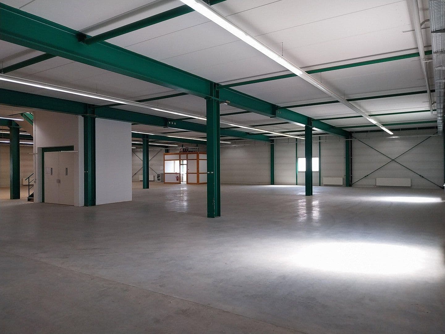 Pronájem nebytového prostoru 2.000 m², Uhlmannstrasse 42, Laupheim, Bádensko-Württembersko Pronájem nebytového prostoru 2.000 m², Uhlmannstrasse 42, Laupheim, Bádensko-Württembersko