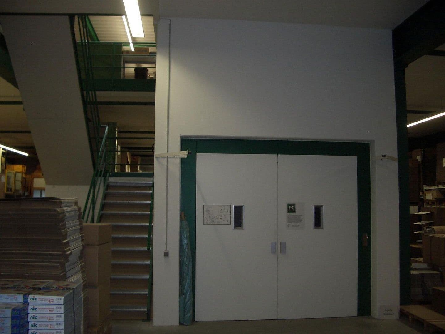 Pronájem nebytového prostoru 2.000 m², Uhlmannstrasse 42, Laupheim, Bádensko-Württembersko Pronájem nebytového prostoru 2.000 m², Uhlmannstrasse 42, Laupheim, Bádensko-Württembersko