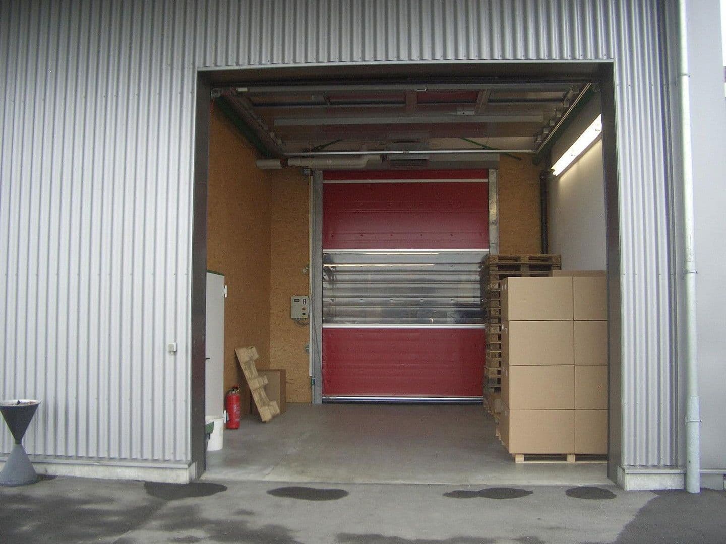 Pronájem nebytového prostoru 2.000 m², Uhlmannstrasse 42, Laupheim, Bádensko-Württembersko Pronájem nebytového prostoru 2.000 m², Uhlmannstrasse 42, Laupheim, Bádensko-Württembersko