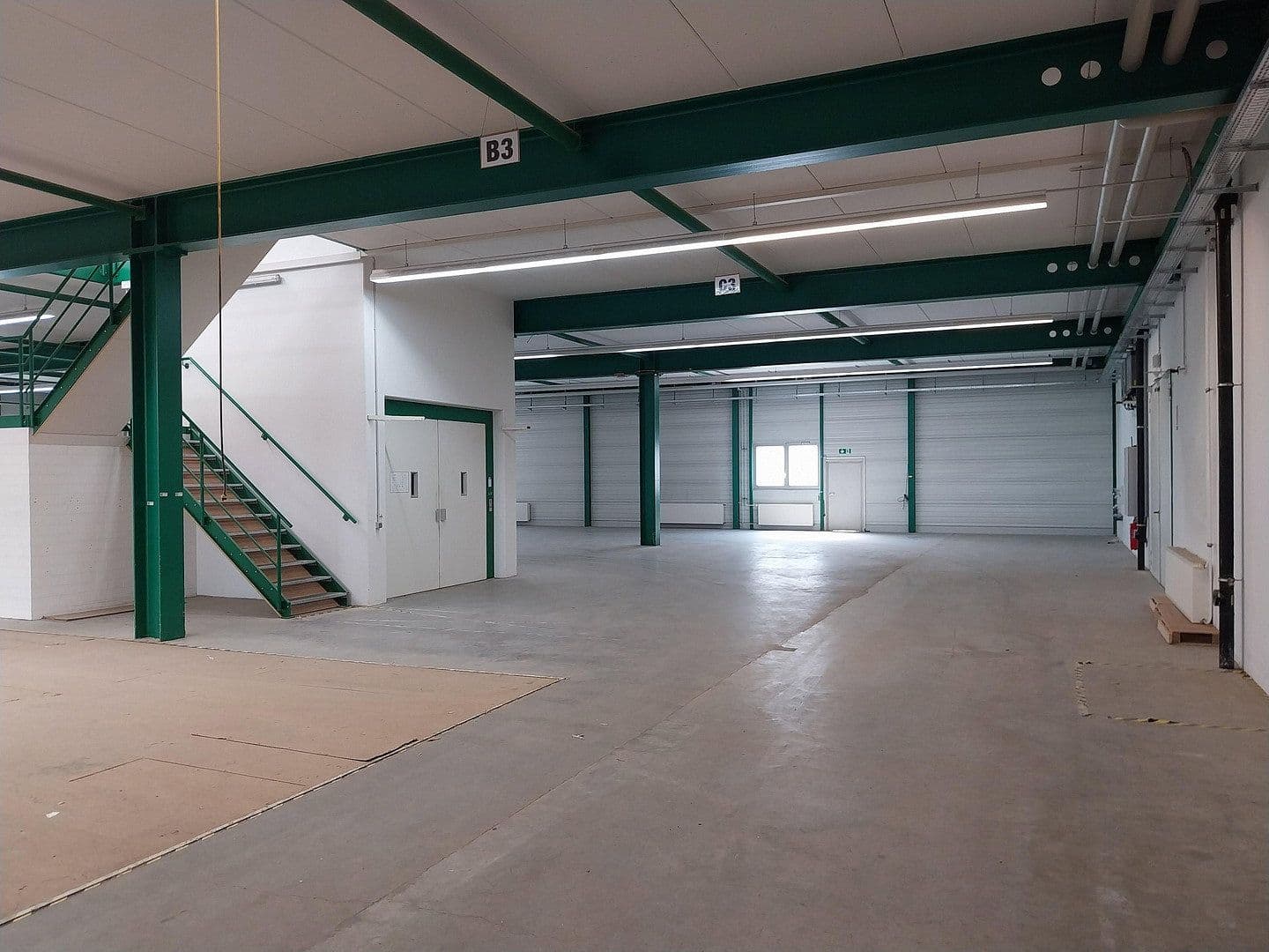 Pronájem nebytového prostoru 2.000 m², Uhlmannstrasse 42, Laupheim, Bádensko-Württembersko Pronájem nebytového prostoru 2.000 m², Uhlmannstrasse 42, Laupheim, Bádensko-Württembersko