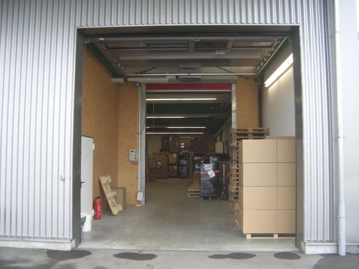 Pronájem nebytového prostoru 2.000 m², Uhlmannstrasse 42, Laupheim, Bádensko-Württembersko Pronájem nebytového prostoru 2.000 m², Uhlmannstrasse 42, Laupheim, Bádensko-Württembersko