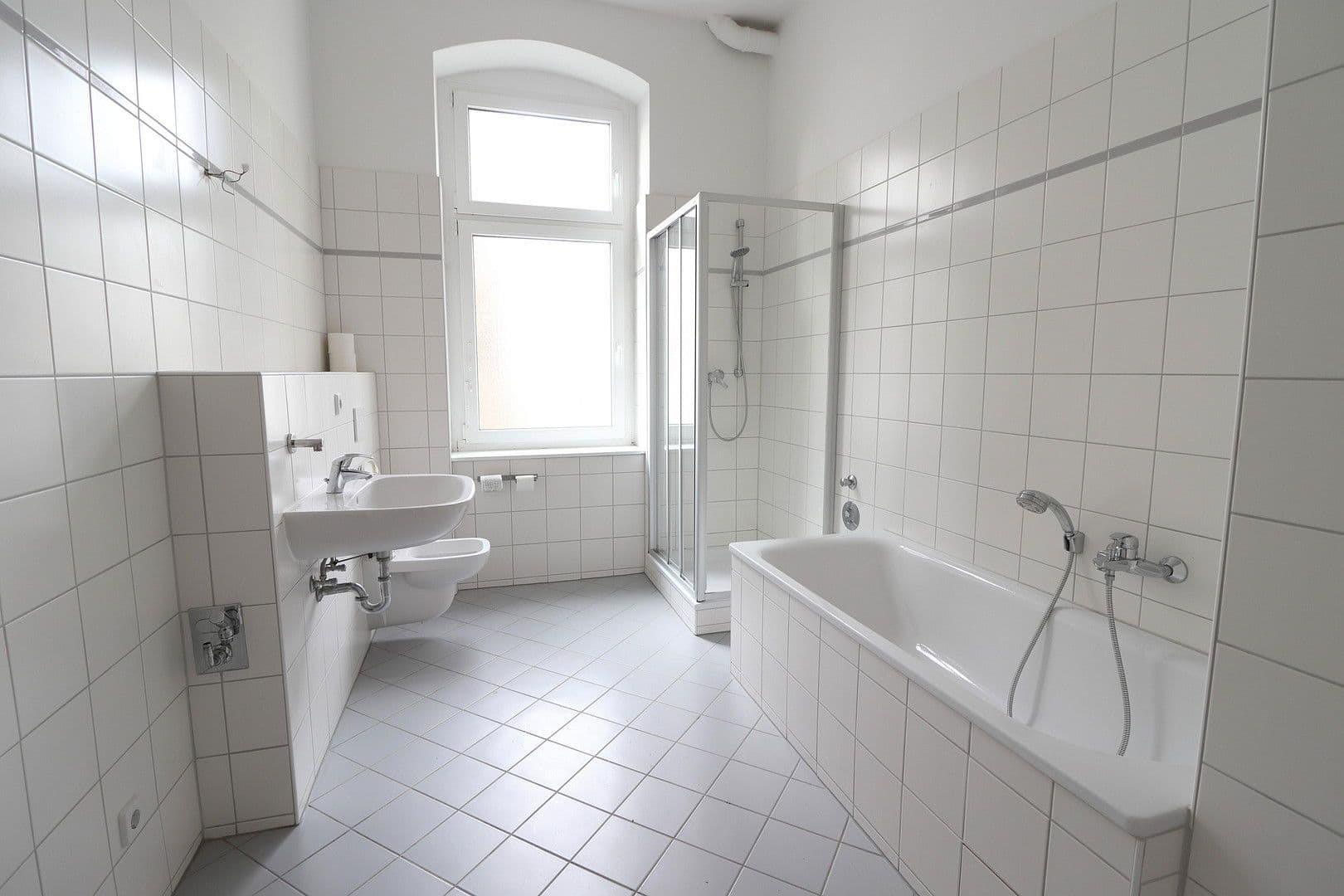 Pronájem bytu 2+1 73 m², Beusselstraße 00, Berlin, Berlín Pronájem bytu 2+1 73 m², Beusselstraße 00, Berlin, Berlín