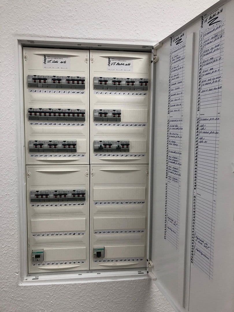 Prodej domu 1.055 m², pozemek 428 m², Frankfurt, Hessen Prodej domu 1.055 m², pozemek 428 m², Frankfurt, Hessen