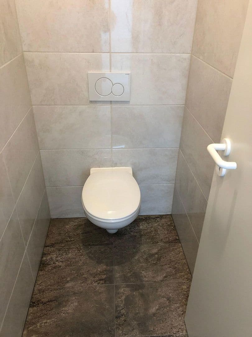 Prodej domu 1.055 m², pozemek 428 m², Frankfurt, Hessen Prodej domu 1.055 m², pozemek 428 m², Frankfurt, Hessen
