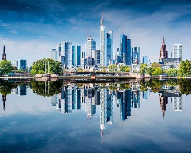 Prodej domu 1.055 m², pozemek 428 m², Frankfurt, Hessen Prodej domu 1.055 m², pozemek 428 m², Frankfurt, Hessen