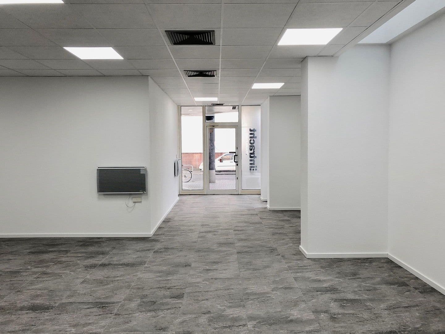 Prodej domu 1.055 m², pozemek 428 m², Frankfurt, Hessen Prodej domu 1.055 m², pozemek 428 m², Frankfurt, Hessen