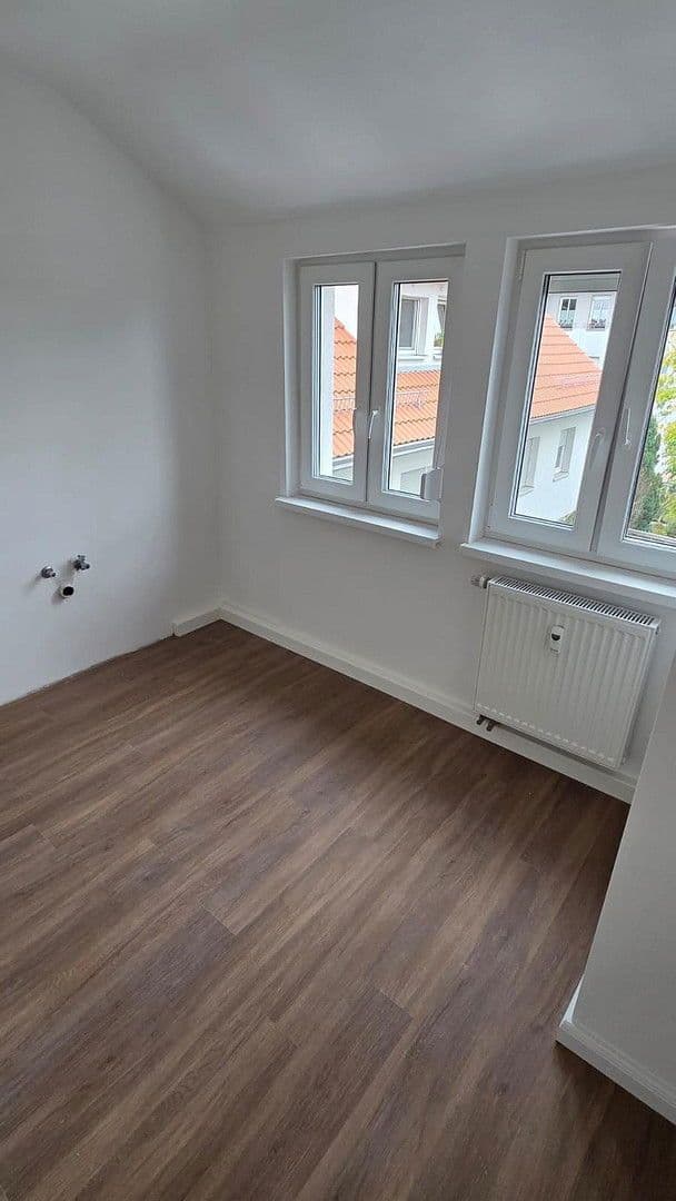 Pronájem bytu 3+1 80 m², Hauptstraße 2a, Schwarzenbruck, Bavorsko Pronájem bytu 3+1 80 m², Hauptstraße 2a, Schwarzenbruck, Bavorsko
