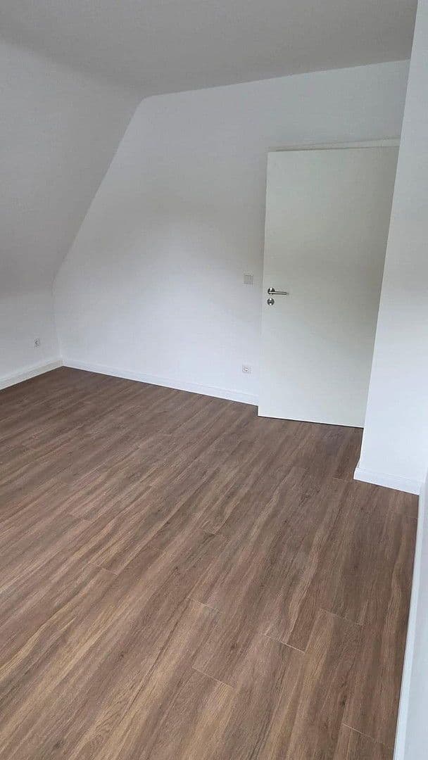 Pronájem bytu 3+1 80 m², Hauptstraße 2a, Schwarzenbruck, Bavorsko Pronájem bytu 3+1 80 m², Hauptstraße 2a, Schwarzenbruck, Bavorsko