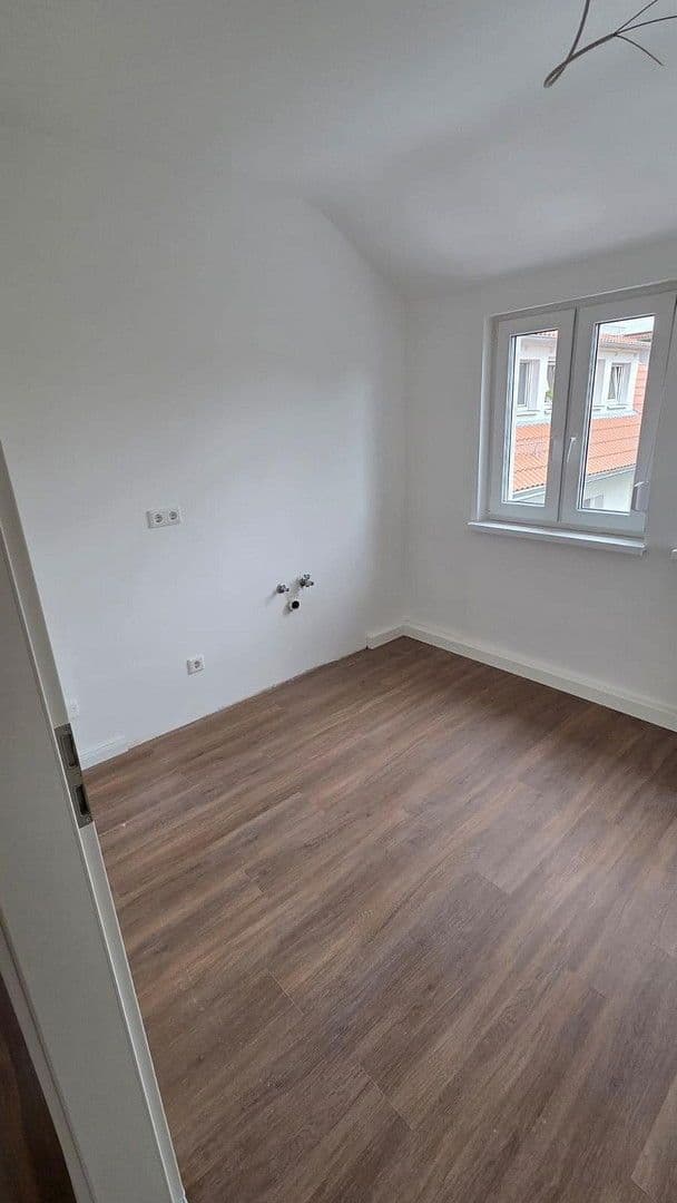 Pronájem bytu 3+1 80 m², Hauptstraße 2a, Schwarzenbruck, Bavorsko Pronájem bytu 3+1 80 m², Hauptstraße 2a, Schwarzenbruck, Bavorsko