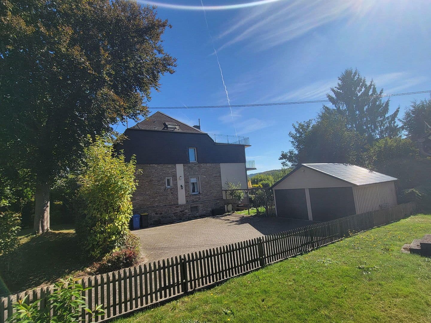 Prodej domu 245 m², pozemek 2.500 m², Woppenroth, Porýní-Falc Prodej domu 245 m², pozemek 2.500 m², Woppenroth, Porýní-Falc