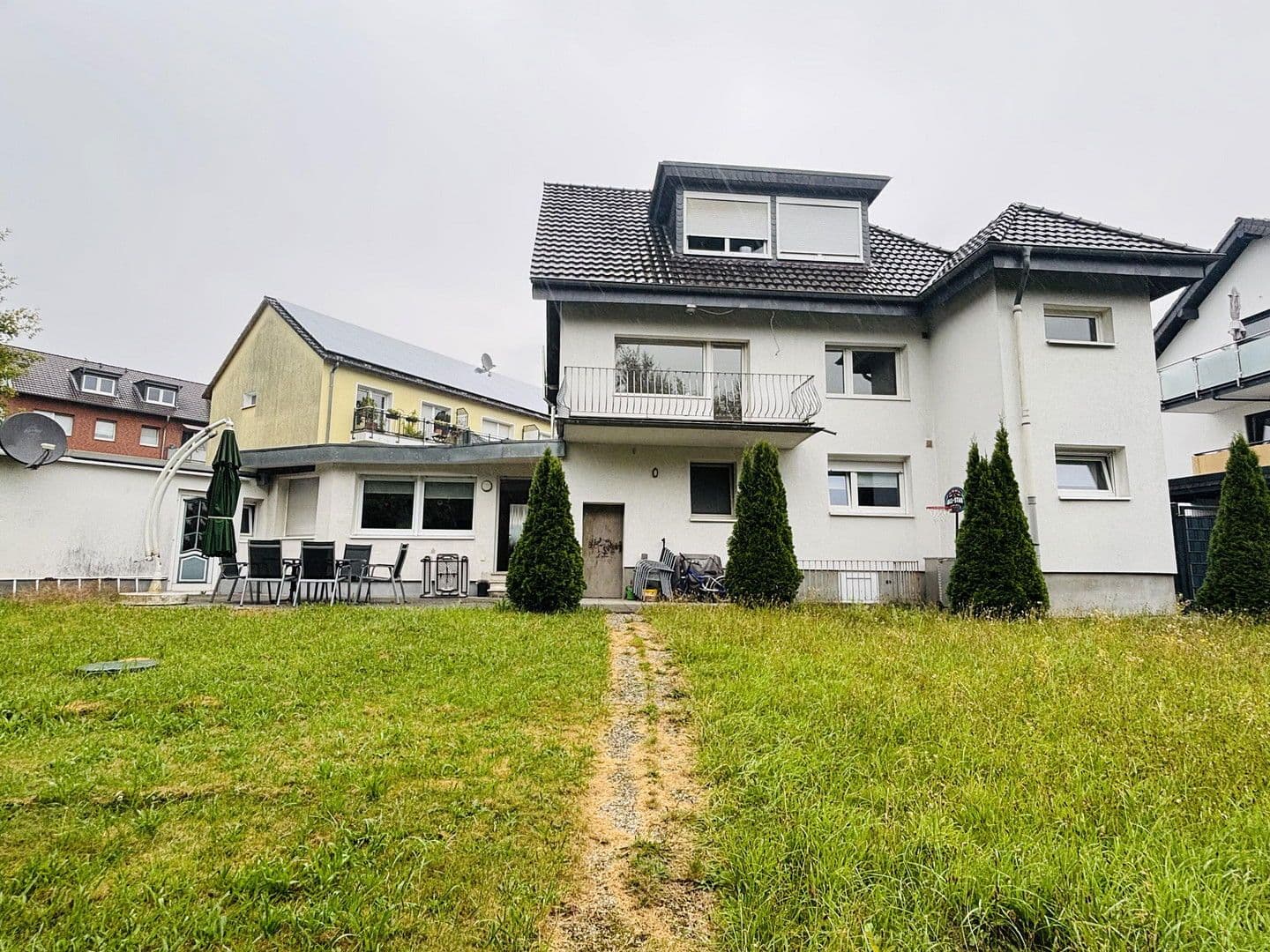 Prodej domu 196 m², pozemek 397 m², Rösrath, Severní Porýní-Vestfálsko Prodej domu 196 m², pozemek 397 m², Rösrath, Severní Porýní-Vestfálsko