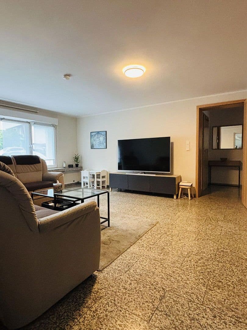 Prodej domu 196 m², pozemek 397 m², Rösrath, Severní Porýní-Vestfálsko Prodej domu 196 m², pozemek 397 m², Rösrath, Severní Porýní-Vestfálsko