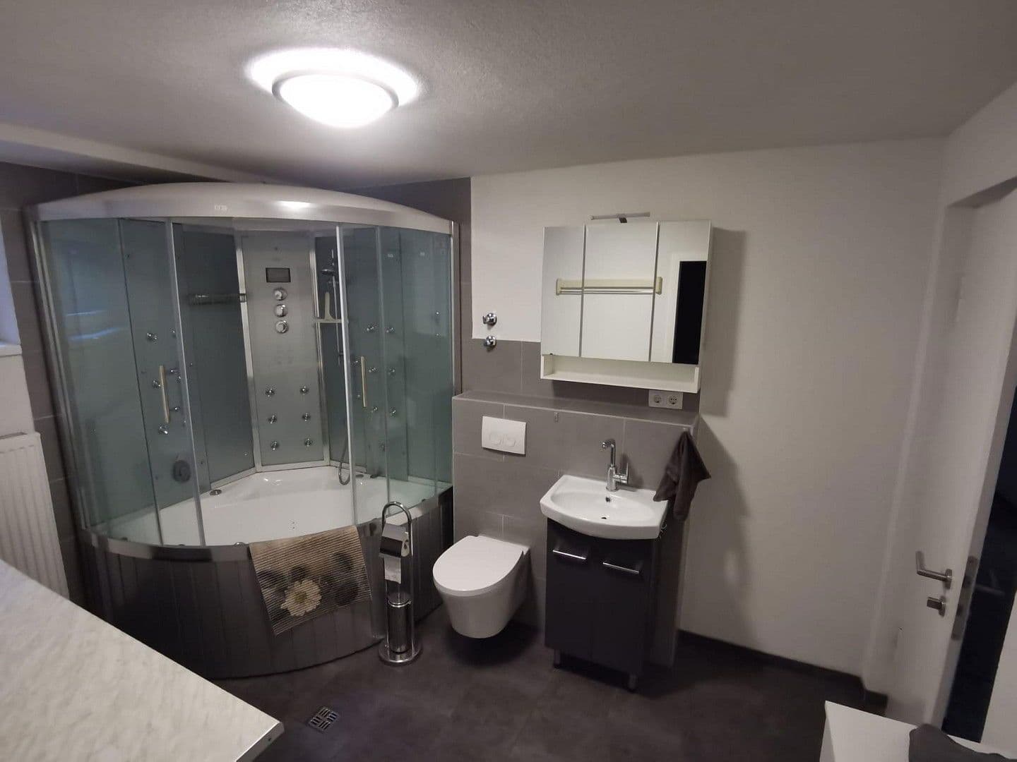 Prodej domu 330 m², pozemek 1.700 m², Oberndorf am Neckar, Bádensko-Württembersko Prodej domu 330 m², pozemek 1.700 m², Oberndorf am Neckar, Bádensko-Württembersko