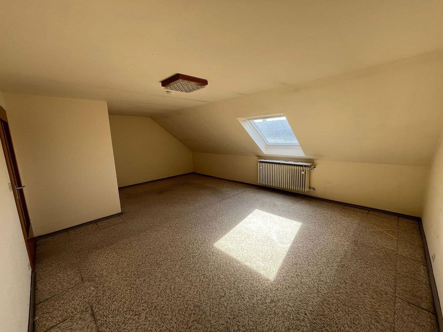 Prodej domu 128 m², pozemek 407 m², Brunnenstr. 40, Schwanstetten, Bavorsko Prodej domu 128 m², pozemek 407 m², Brunnenstr. 40, Schwanstetten, Bavorsko