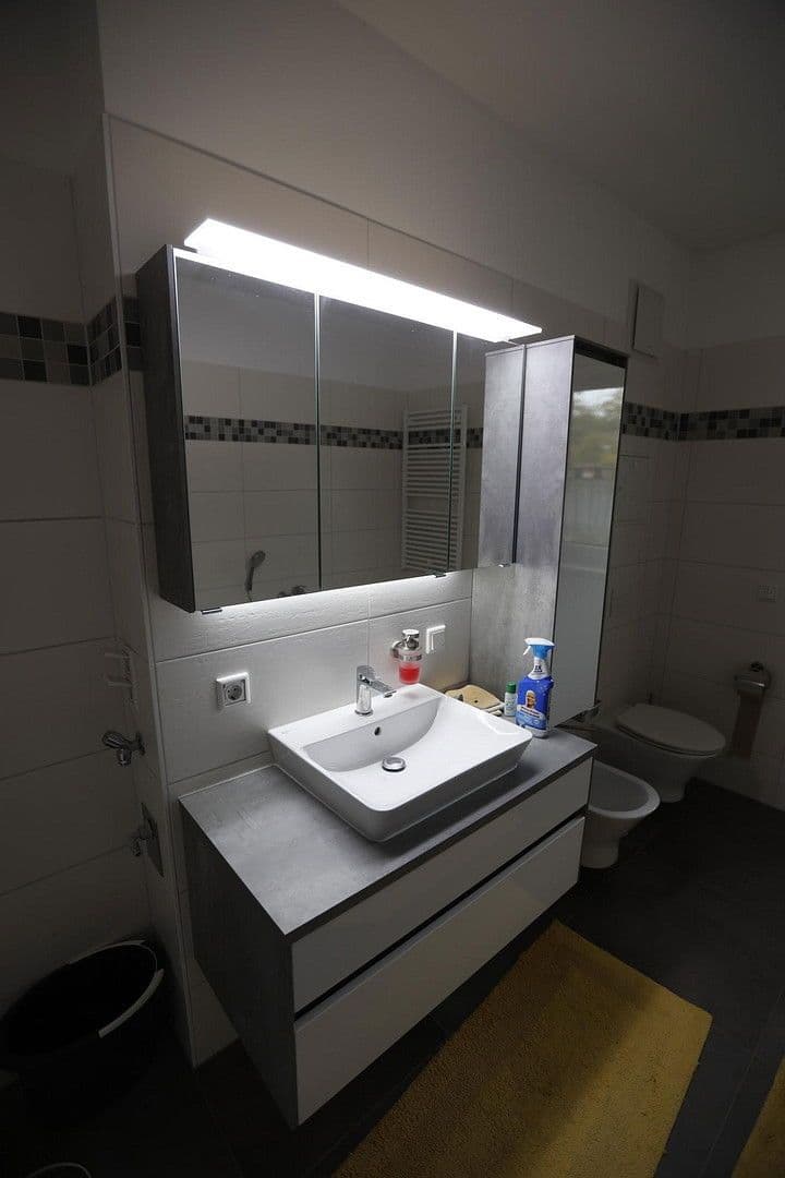 Pronájem bytu 3+1 96 m², Thomas Mann Str. 21, Nuthetal, Braniborsko Pronájem bytu 3+1 96 m², Thomas Mann Str. 21, Nuthetal, Braniborsko