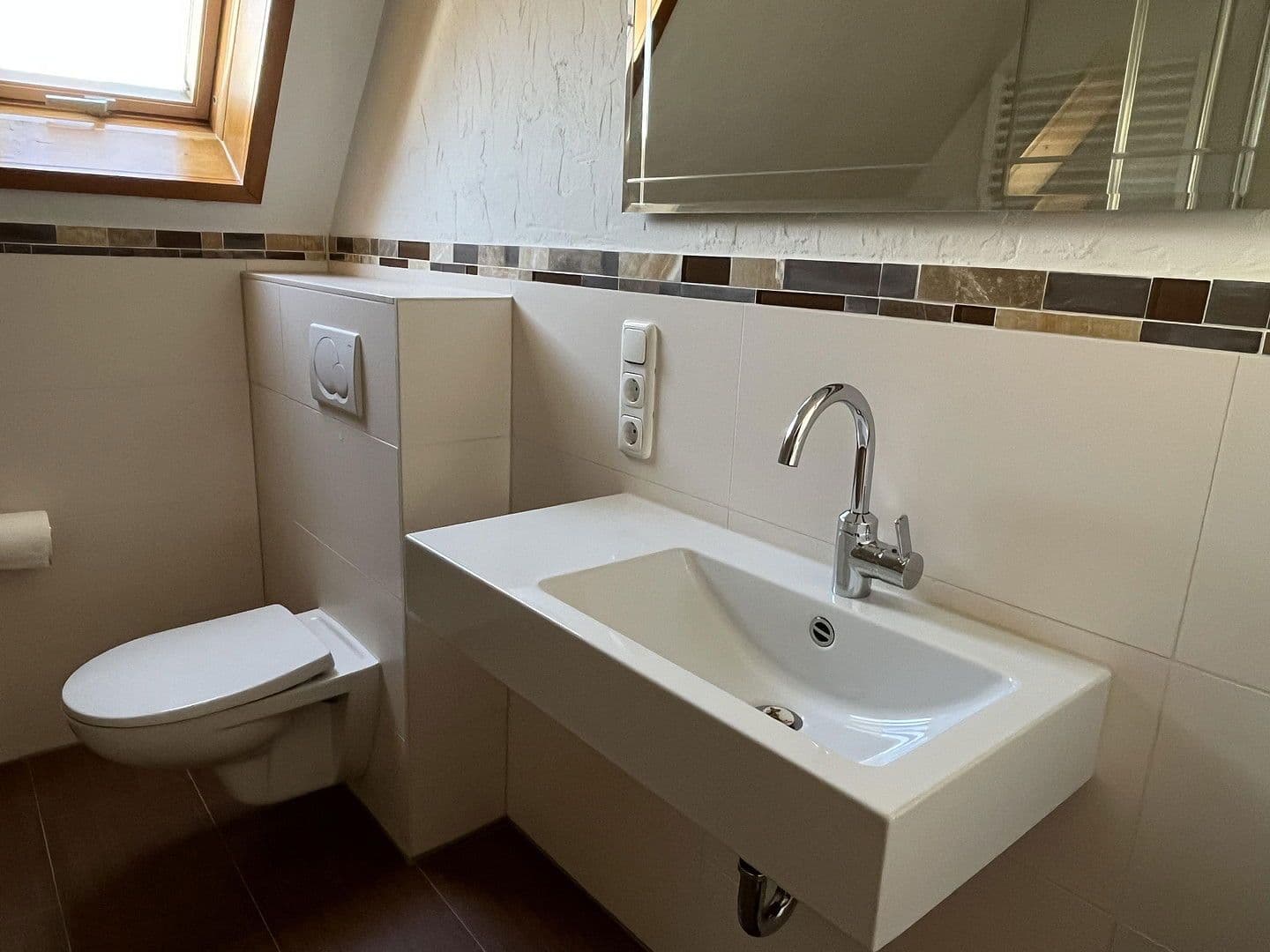 Prodej domu 175 m², pozemek 736 m², Rosbach v. d. Höhe, Hessen Prodej domu 175 m², pozemek 736 m², Rosbach v. d. Höhe, Hessen