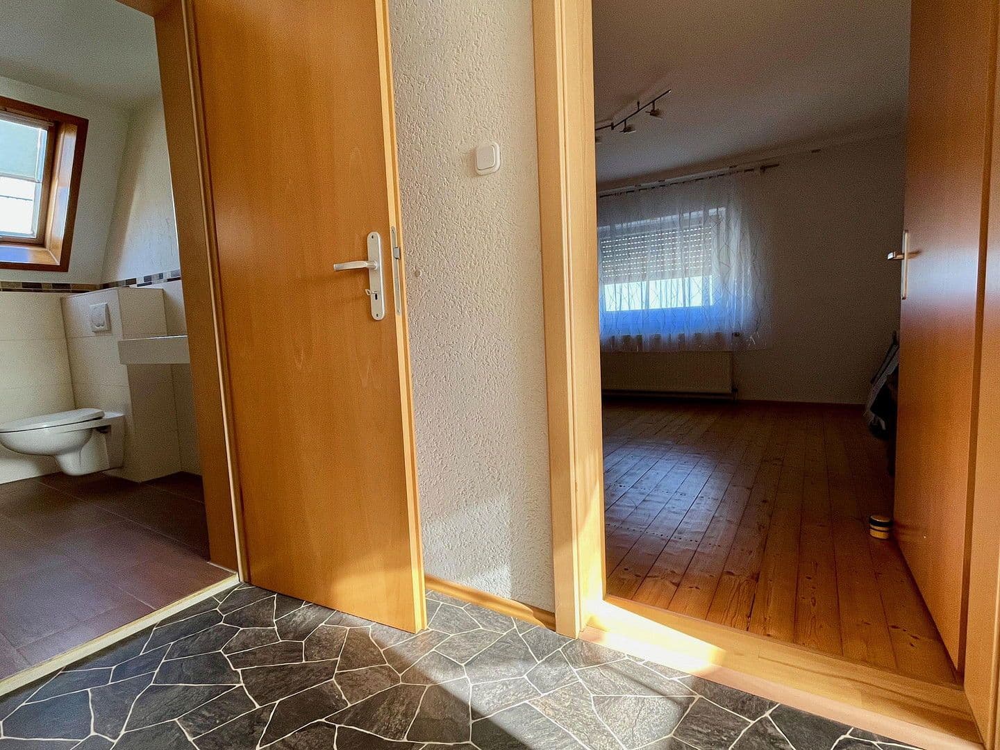 Prodej domu 175 m², pozemek 736 m², Rosbach v. d. Höhe, Hessen Prodej domu 175 m², pozemek 736 m², Rosbach v. d. Höhe, Hessen