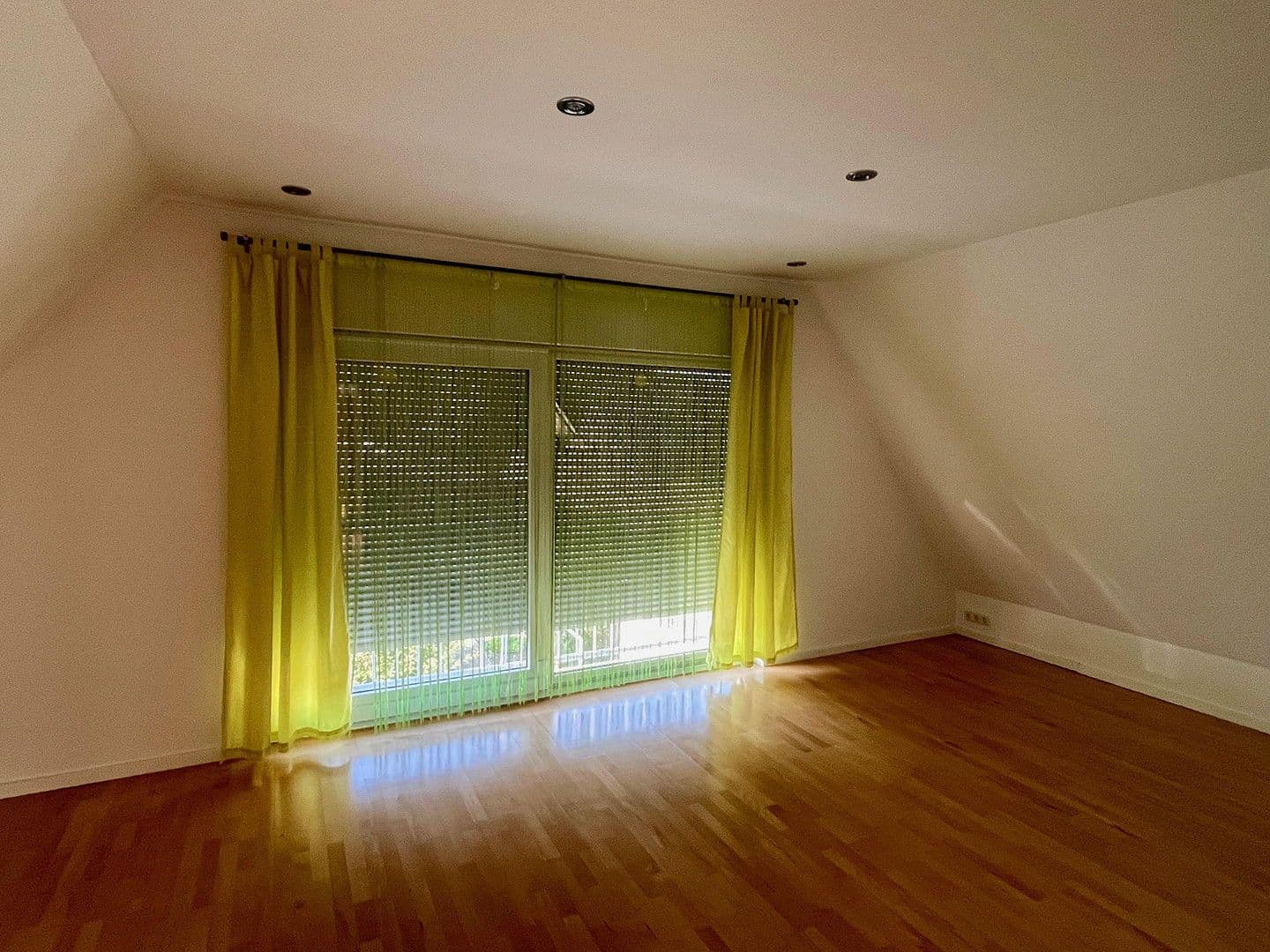 Prodej domu 175 m², pozemek 736 m², Rosbach v. d. Höhe, Hessen Prodej domu 175 m², pozemek 736 m², Rosbach v. d. Höhe, Hessen