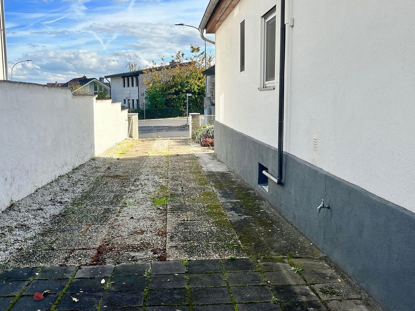 Prodej domu 175 m², pozemek 736 m², Rosbach v. d. Höhe, Hessen Prodej domu 175 m², pozemek 736 m², Rosbach v. d. Höhe, Hessen
