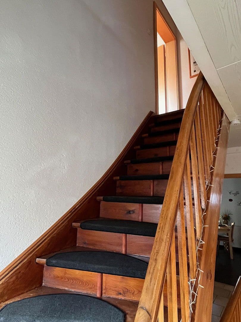 Prodej domu 175 m², pozemek 736 m², Rosbach v. d. Höhe, Hessen Prodej domu 175 m², pozemek 736 m², Rosbach v. d. Höhe, Hessen