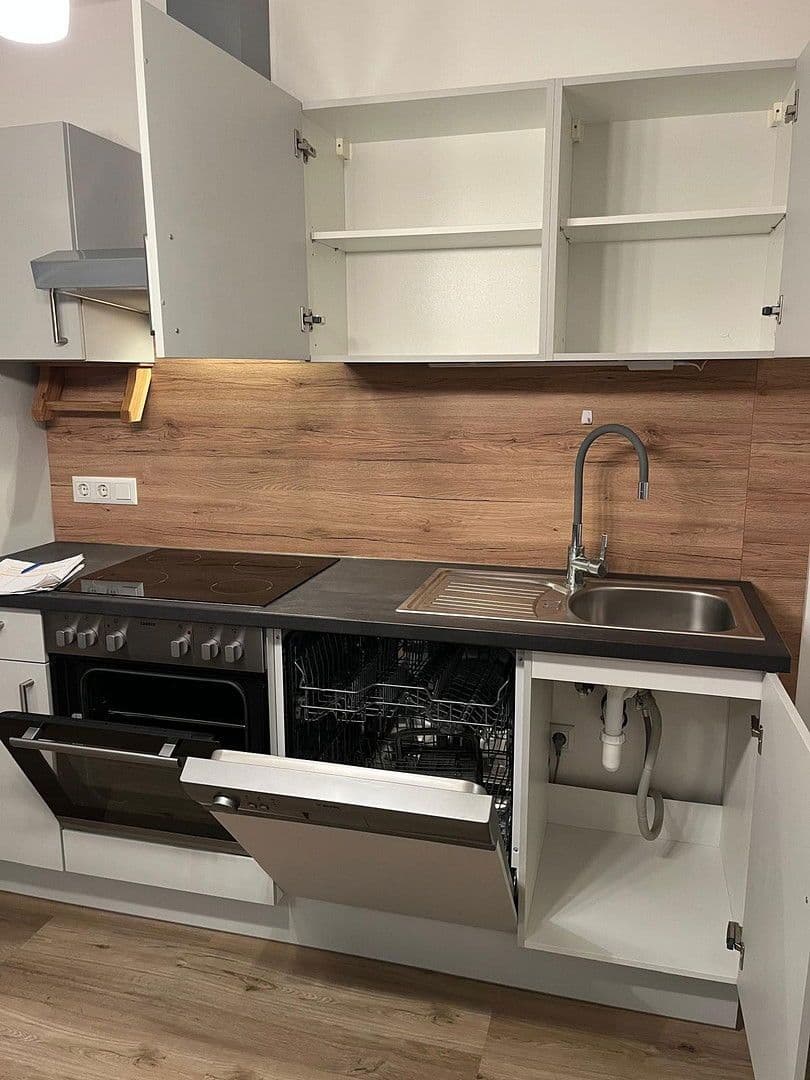 Pronájem bytu  65 m², Neudecker Weg 140, BErlin, Berlín Pronájem bytu  65 m², Neudecker Weg 140, BErlin, Berlín