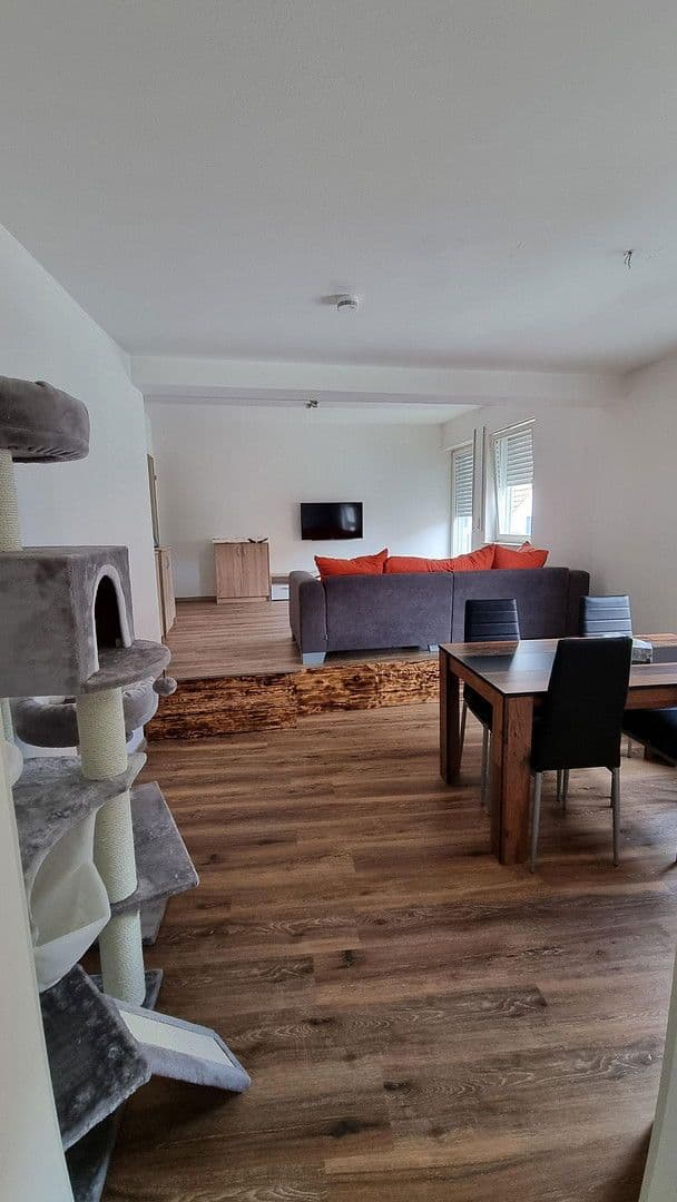 Pronájem bytu 4+1 85 m², Steinau an der Straße, Hessen Pronájem bytu 4+1 85 m², Steinau an der Straße, Hessen