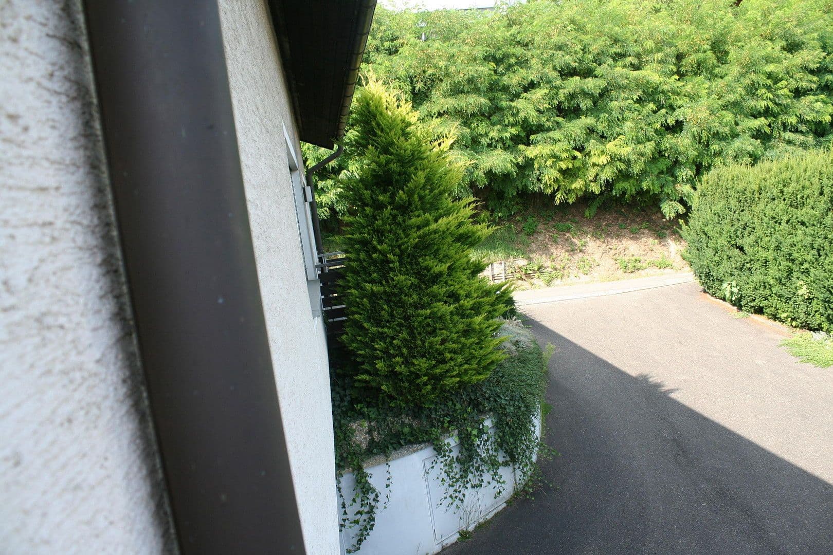 Prodej domu 200 m², pozemek 1.700 m², Bergstr. 85, Lahr/Schwarzwald, Bádensko-Württembersko Prodej domu 200 m², pozemek 1.700 m², Bergstr. 85, Lahr/Schwarzwald, Bádensko-Württembersko