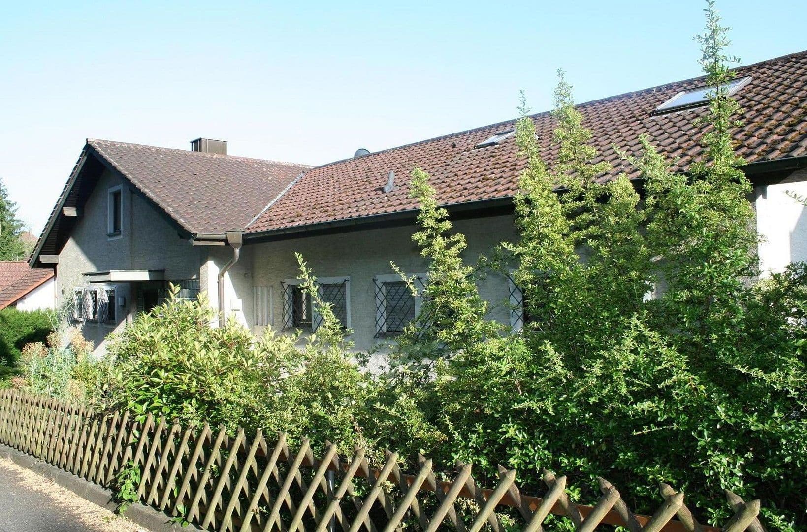 Prodej domu 200 m², pozemek 1.700 m², Bergstr. 85, Lahr/Schwarzwald, Bádensko-Württembersko Prodej domu 200 m², pozemek 1.700 m², Bergstr. 85, Lahr/Schwarzwald, Bádensko-Württembersko