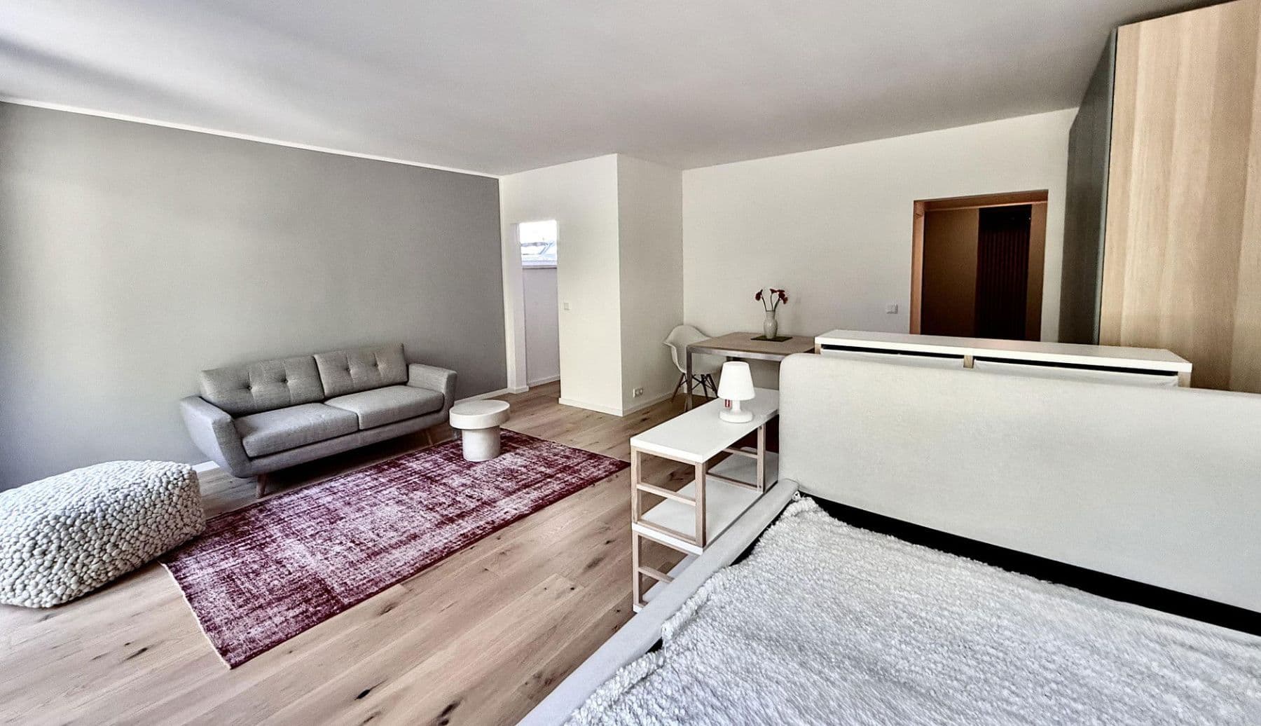 Pronájem bytu 1+1 44 m², Düsseldorf, Severní Porýní-Vestfálsko Pronájem bytu 1+1 44 m², Düsseldorf, Severní Porýní-Vestfálsko