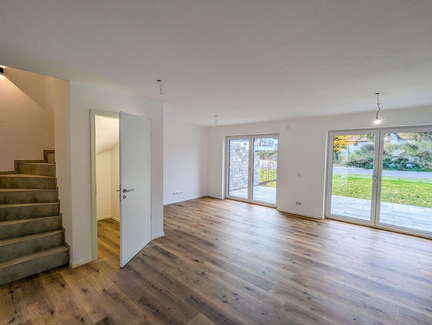 Pronájem domu 153 m², pozemek 381 m², Kirchdorfer Straße 58, Dettingen an der Iller, Bádensko-Württembersko Pronájem domu 153 m², pozemek 381 m², Kirchdorfer Straße 58, Dettingen an der Iller, Bádensko-Württembersko
