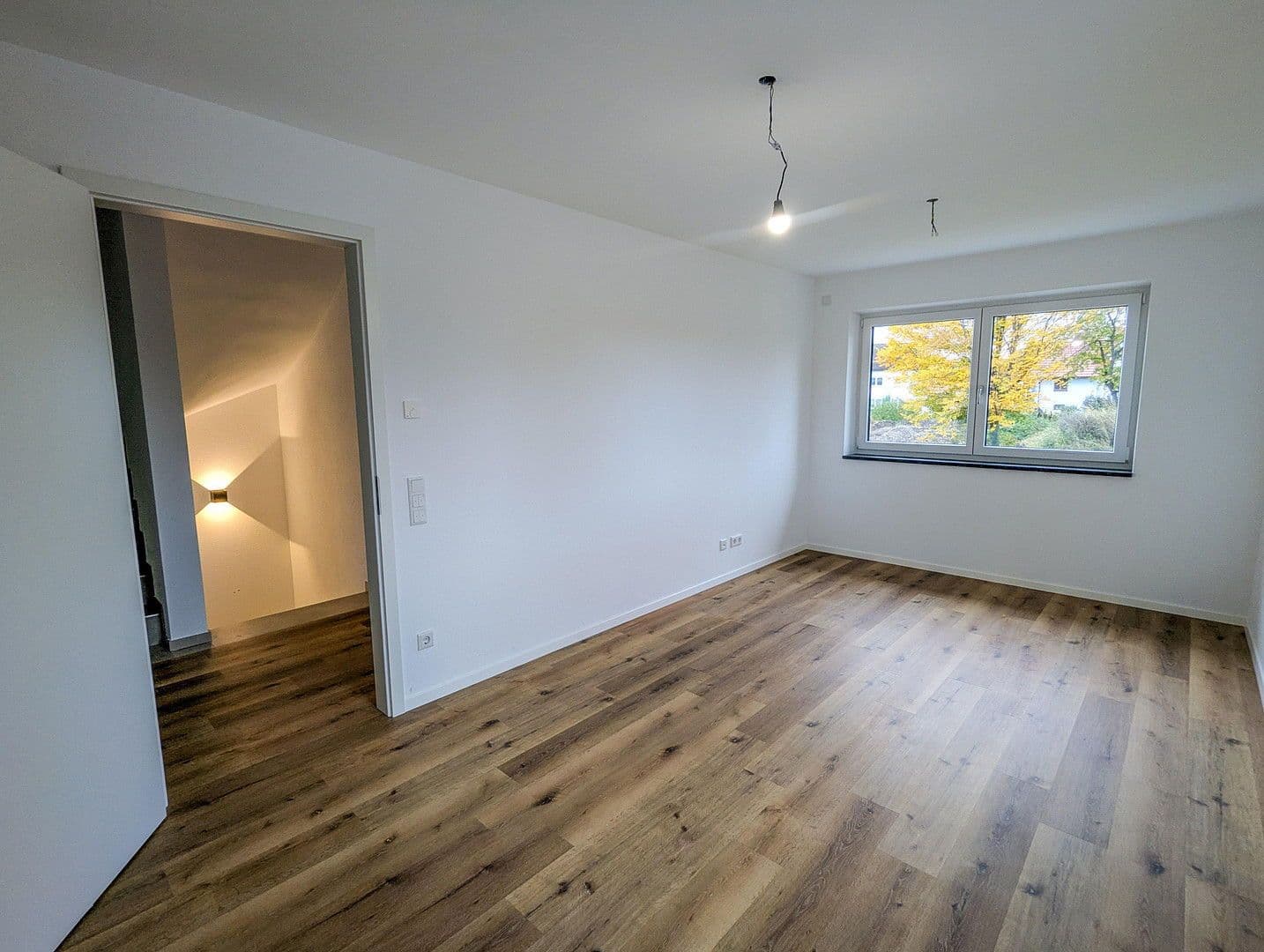 Pronájem domu 153 m², pozemek 381 m², Kirchdorfer Straße 58, Dettingen an der Iller, Bádensko-Württembersko Pronájem domu 153 m², pozemek 381 m², Kirchdorfer Straße 58, Dettingen an der Iller, Bádensko-Württembersko