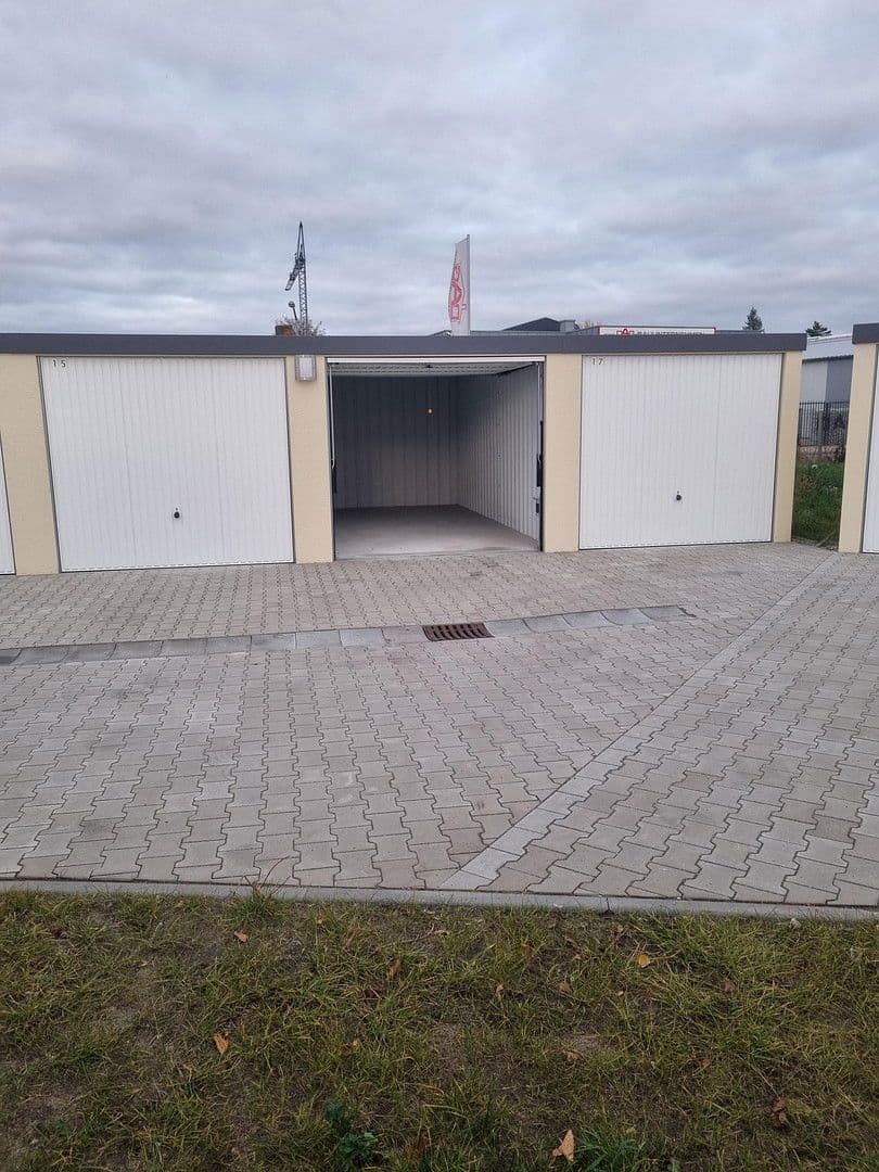 Pronájem garáže 16 m², Bruchstraße, Lehrte, Dolní Sasko Pronájem garáže 16 m², Bruchstraße, Lehrte, Dolní Sasko