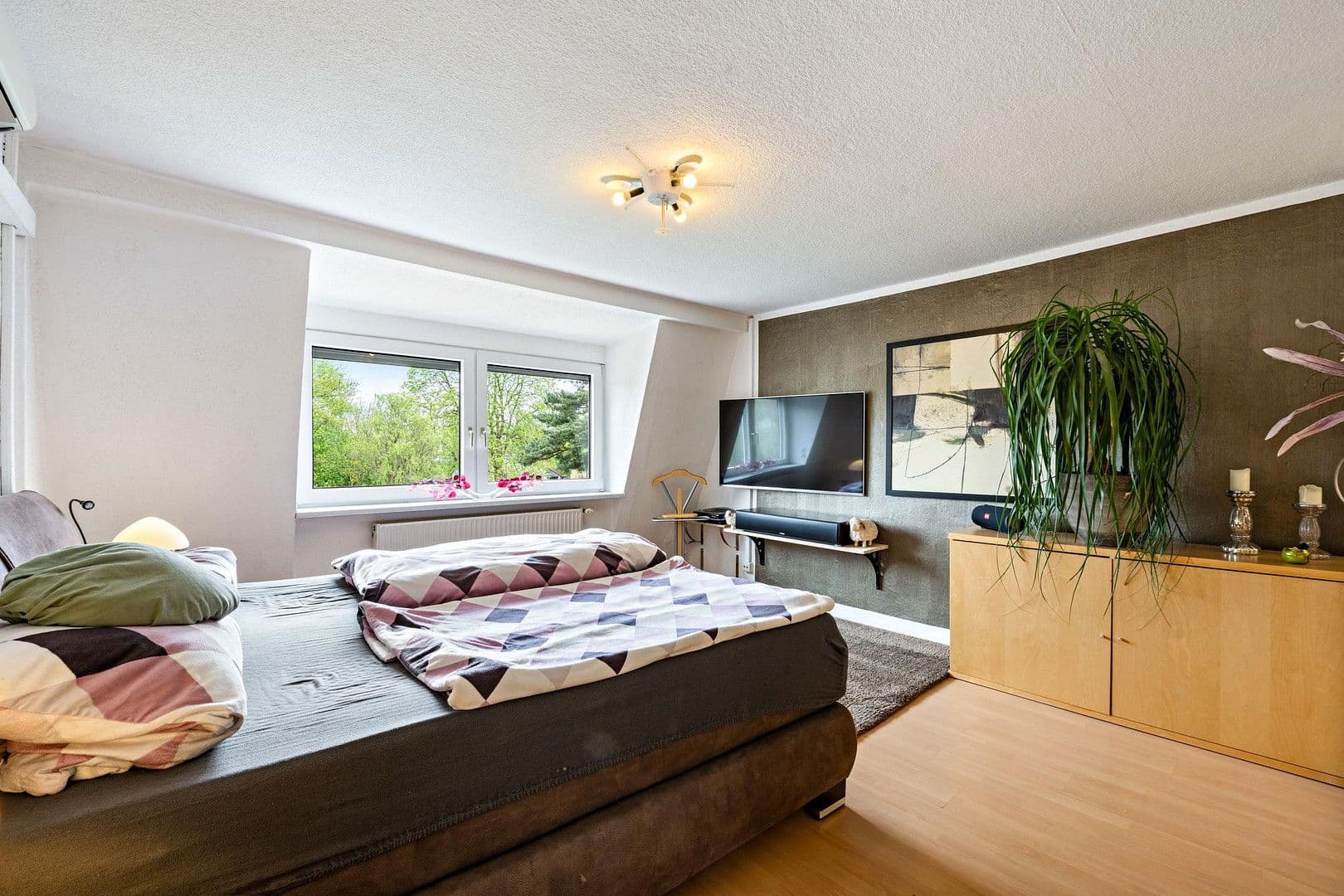 Prodej domu 137 m², pozemek 614 m², Braunschweig, Dolní Sasko Prodej domu 137 m², pozemek 614 m², Braunschweig, Dolní Sasko