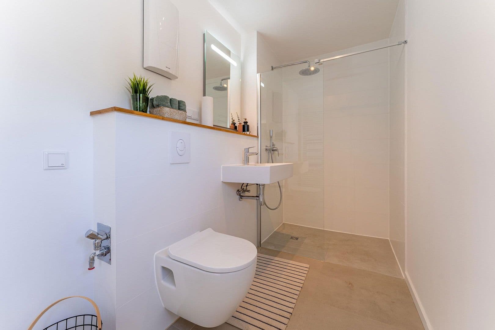 Pronájem bytu 4+1 65 m², Berlin, Berlín Pronájem bytu 4+1 65 m², Berlin, Berlín