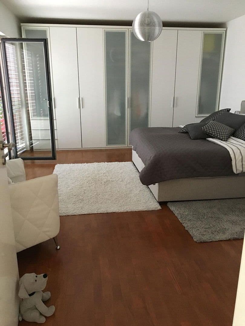 Prodej domu 130 m², pozemek 254 m², Erkrath, Severní Porýní-Vestfálsko Prodej domu 130 m², pozemek 254 m², Erkrath, Severní Porýní-Vestfálsko