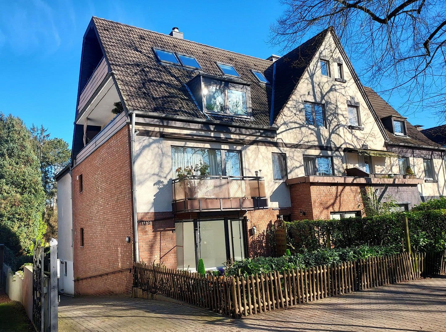 Prodej bytu 3+1 94 m², Düsseldorf, Severní Porýní-Vestfálsko Prodej bytu 3+1 94 m², Düsseldorf, Severní Porýní-Vestfálsko