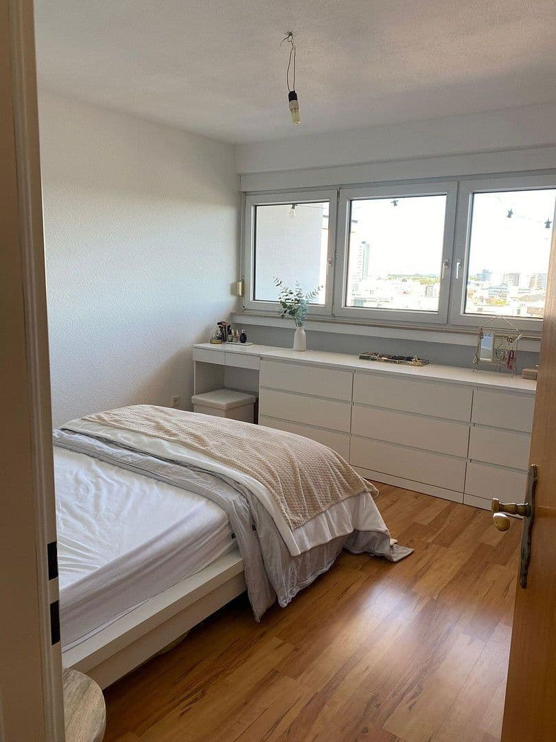 Pronájem bytu 2+1 55 m², Rathenaustraße 28, Offenbach, Hessen Pronájem bytu 2+1 55 m², Rathenaustraße 28, Offenbach, Hessen