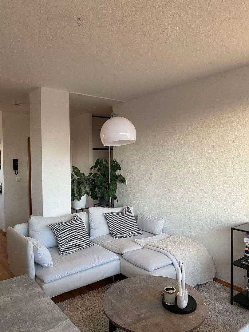 Pronájem bytu 2+1 55 m², Rathenaustraße 28, Offenbach, Hessen Pronájem bytu 2+1 55 m², Rathenaustraße 28, Offenbach, Hessen