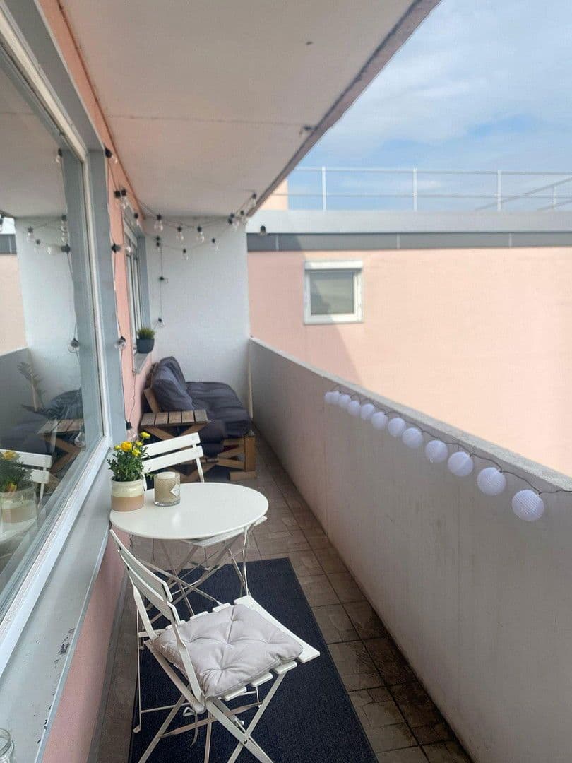 Pronájem bytu 2+1 55 m², Rathenaustraße 28, Offenbach, Hessen Pronájem bytu 2+1 55 m², Rathenaustraße 28, Offenbach, Hessen