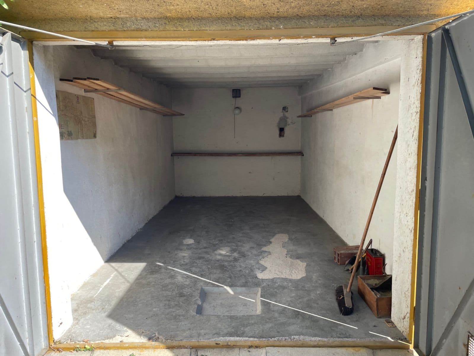 Pronájem garáže 16 m², Matzenauerova, Brno, Jihomoravský kraj Pronájem garáže 16 m², Matzenauerova, Brno, Jihomoravský kraj