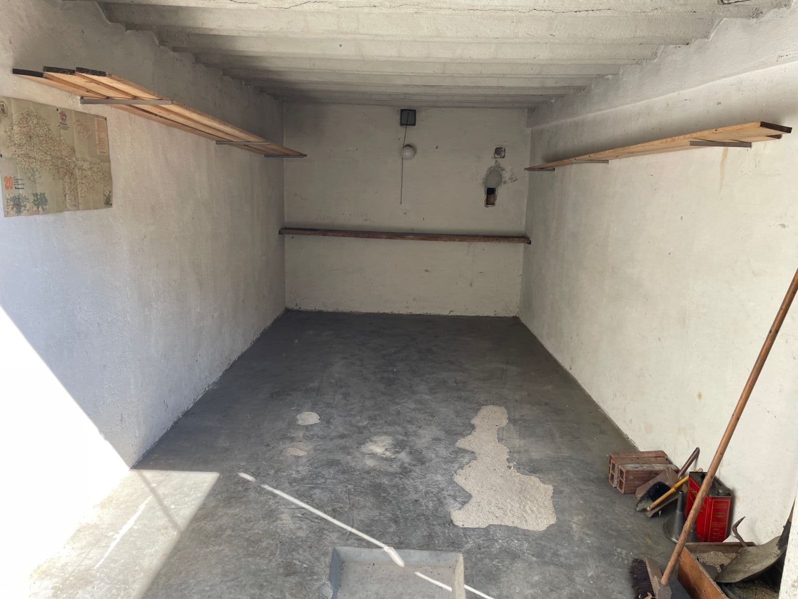 Pronájem garáže 16 m², Matzenauerova, Brno, Jihomoravský kraj Pronájem garáže 16 m², Matzenauerova, Brno, Jihomoravský kraj
