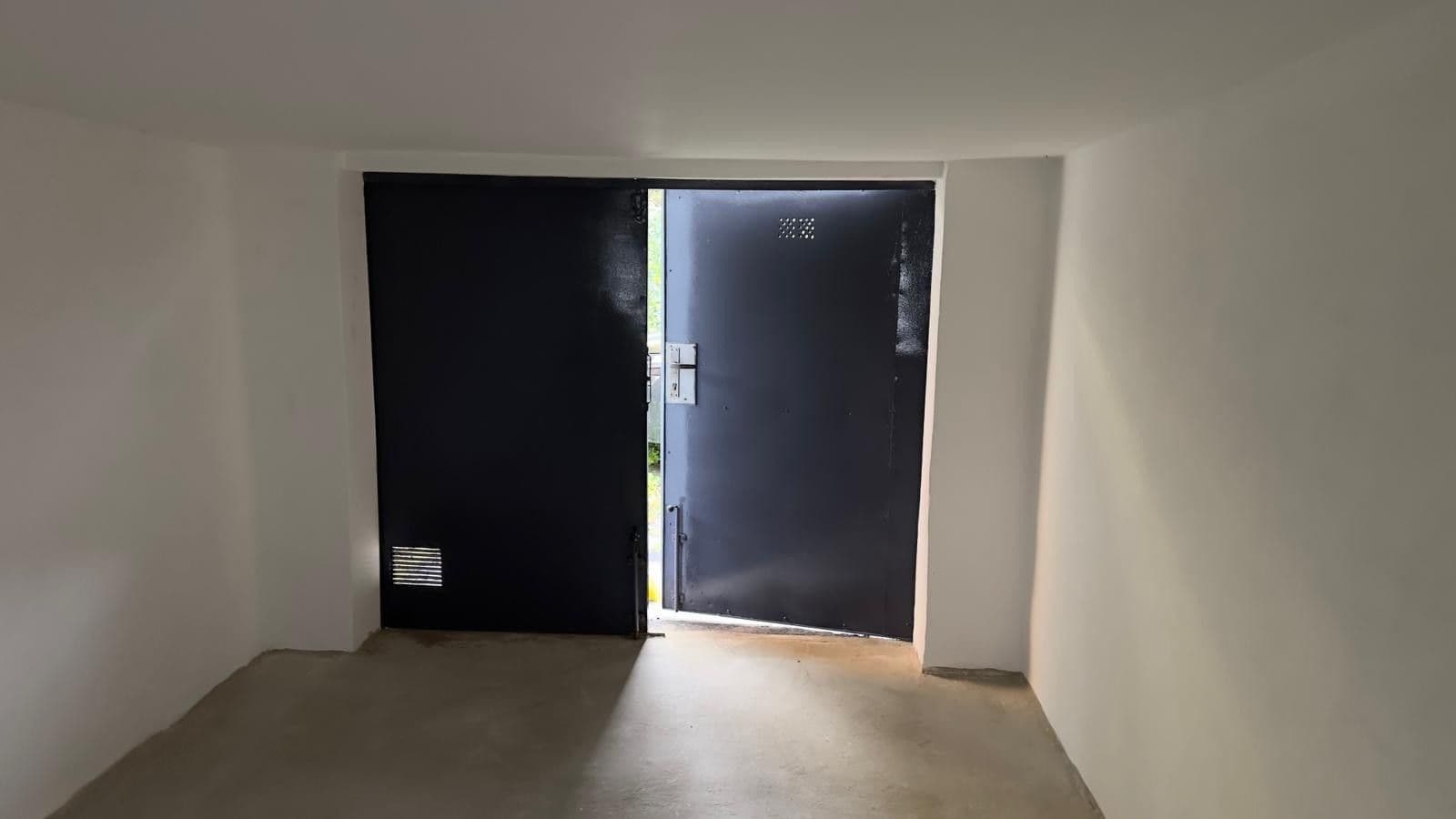 Pronájem garáže 20 m², Nedbalova, Děčín, Ústecký kraj Pronájem garáže 20 m², Nedbalova, Děčín, Ústecký kraj