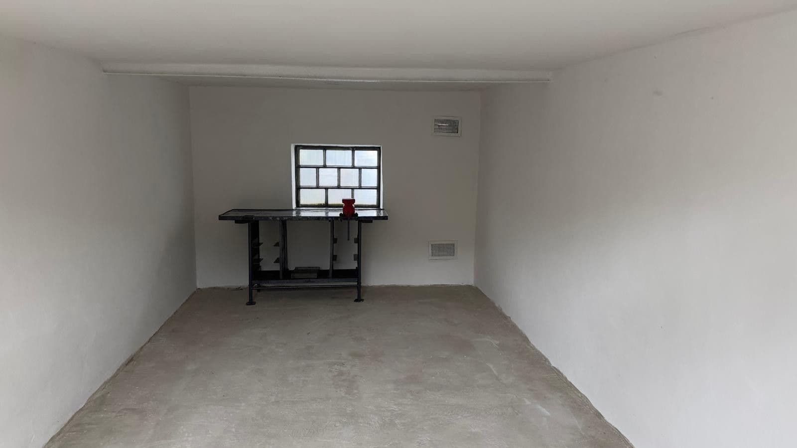 Pronájem garáže 20 m², Nedbalova, Děčín, Ústecký kraj Pronájem garáže 20 m², Nedbalova, Děčín, Ústecký kraj