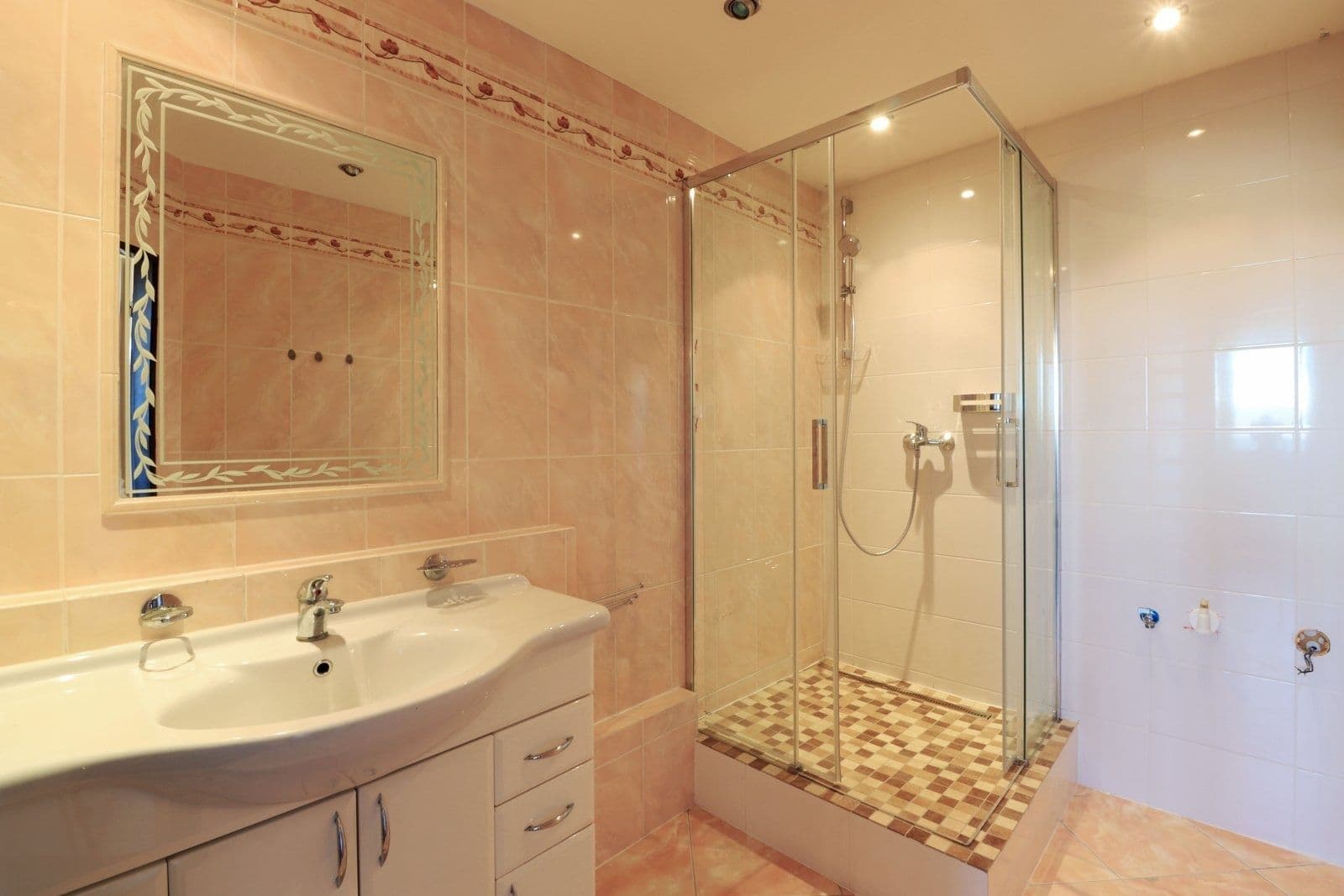 Pronájem bytu 3+1 75 m², Na Dolíkách, Slaný, Středočeský kraj Pronájem bytu 3+1 75 m², Na Dolíkách, Slaný, Středočeský kraj