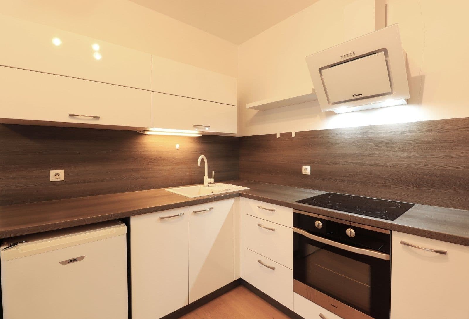 Pronájem bytu 2+kk 64 m², Devonská, Praha, Praha Pronájem bytu 2+kk 64 m², Devonská, Praha, Praha