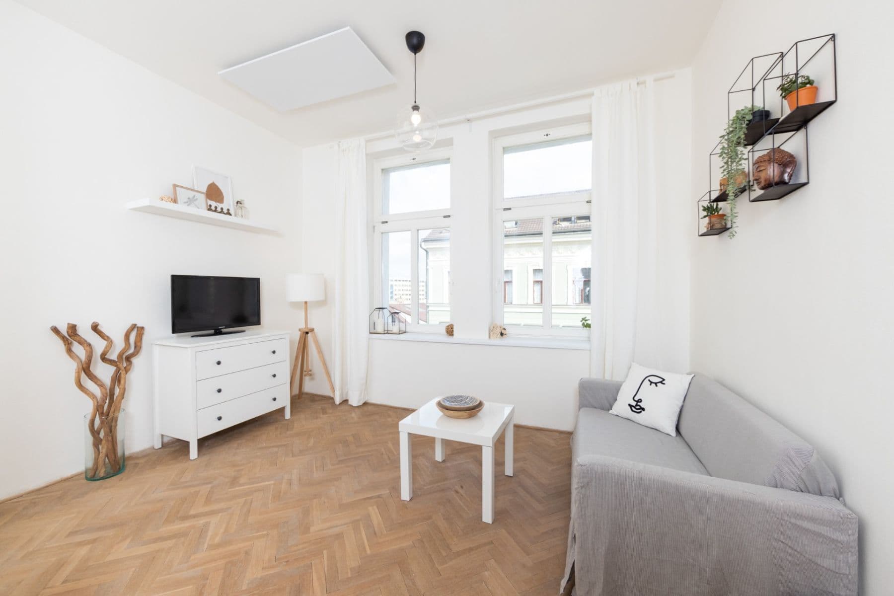 Pronájem bytu 1+1 38 m², Vlkova, Praha, Praha Pronájem bytu 1+1 38 m², Vlkova, Praha, Praha