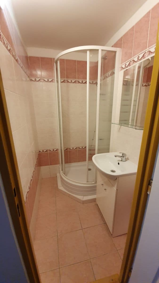 Pronájem bytu 2+kk 42 m², Zborovská, Jince, Středočeský kraj Pronájem bytu 2+kk 42 m², Zborovská, Jince, Středočeský kraj