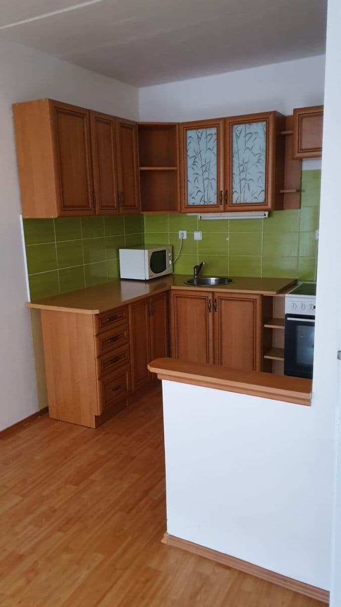 Pronájem bytu 2+kk 42 m², Zborovská, Jince, Středočeský kraj Pronájem bytu 2+kk 42 m², Zborovská, Jince, Středočeský kraj