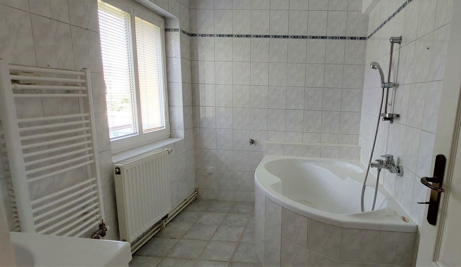 Pronájem domu 140 m², pozemek 1.000 m², Čisovická, Mníšek pod Brdy, Středočeský kraj Pronájem domu 140 m², pozemek 1.000 m², Čisovická, Mníšek pod Brdy, Středočeský kraj